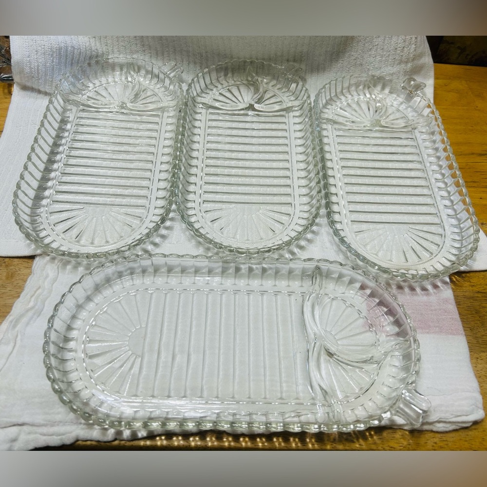 Vintage, set of 4 MCM 1950’s appetizer plates Regent Hollywood style. Mint‼️